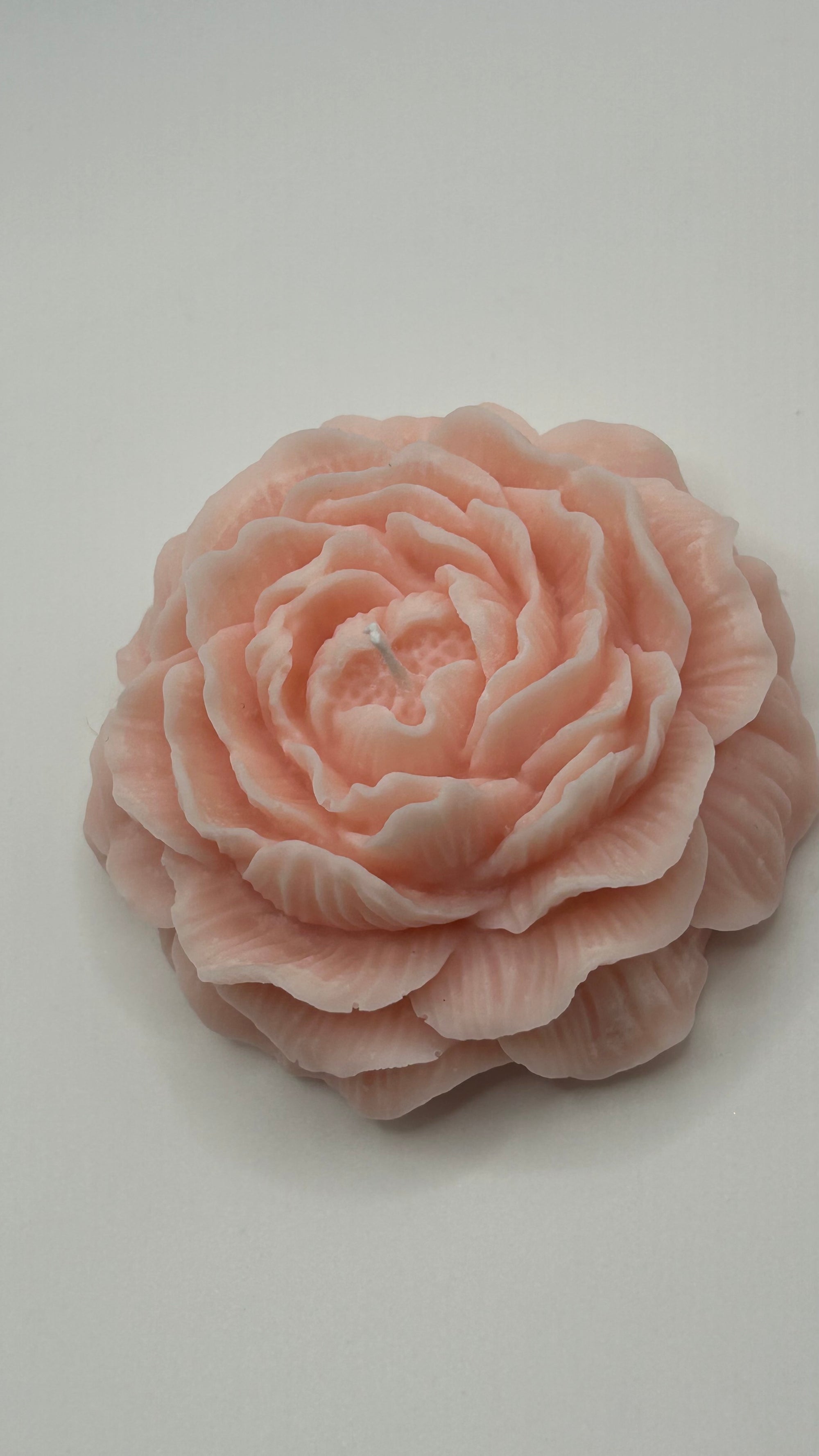 Bujor Candle (Peony) – 3.5 oz Pillar Custom Fragrance · Natural Soy Wax · Floral-Inspired Shape