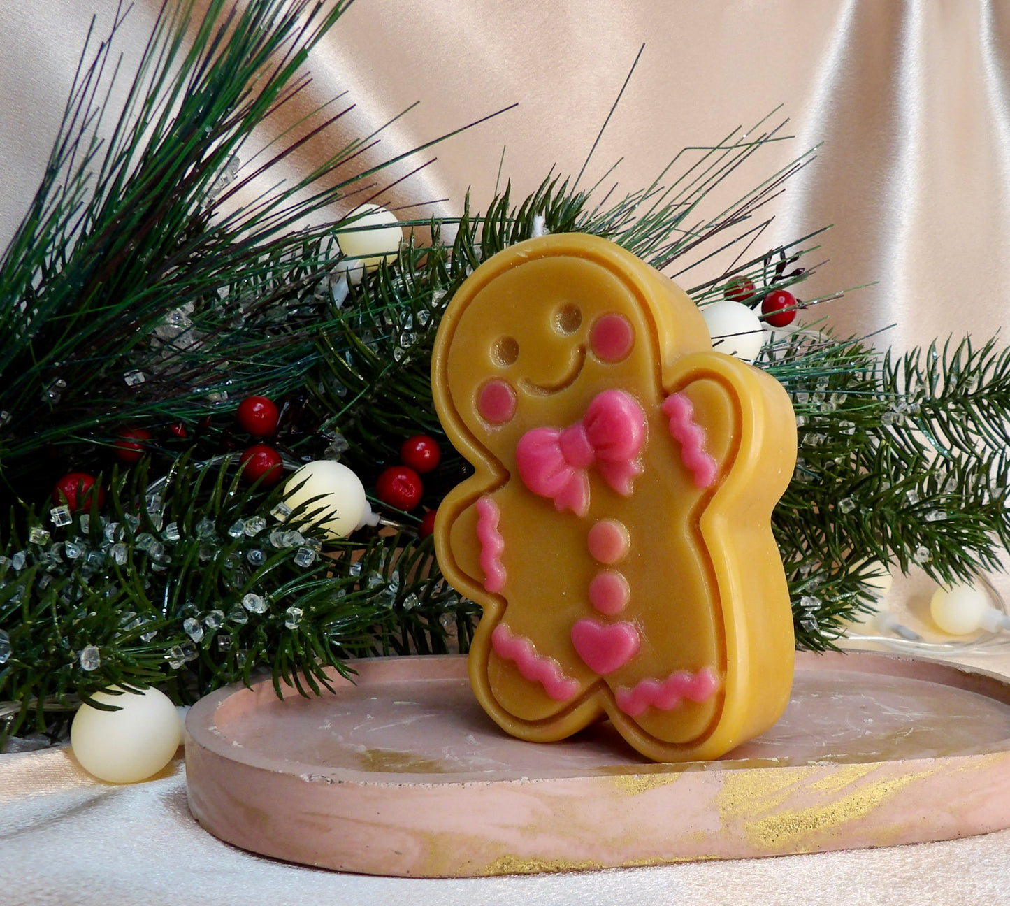 Ginger – Decorative Gingerbread Man Candle