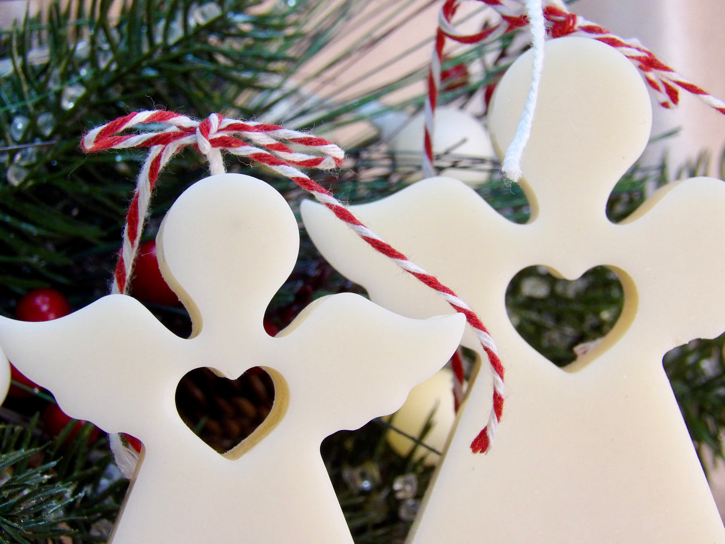 Snow Angels – 2-Piece Decorative Holiday Candle Set