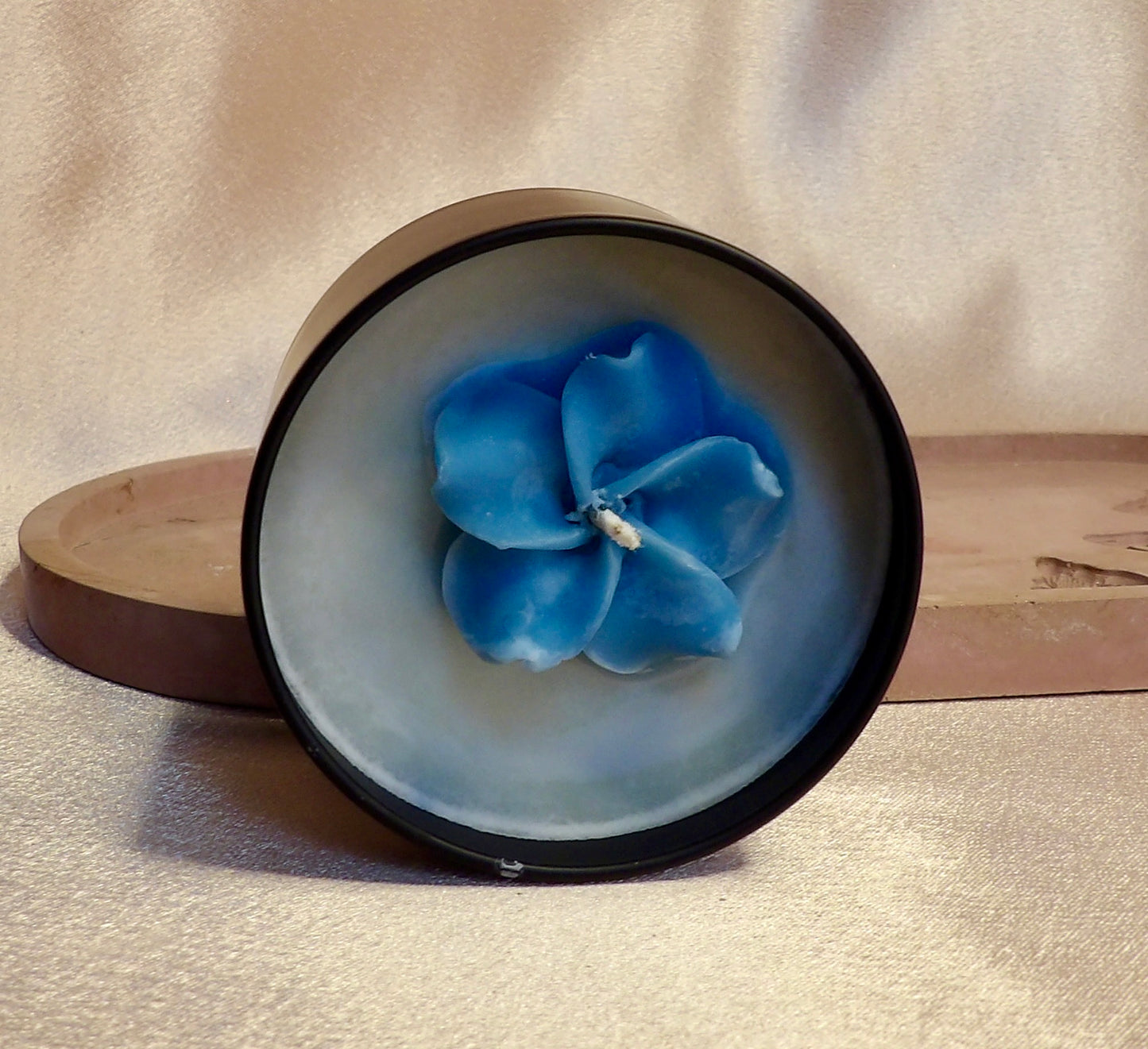 Mini Featherand Signature Candle 4 oz · Hand-Poured · Floral Accent