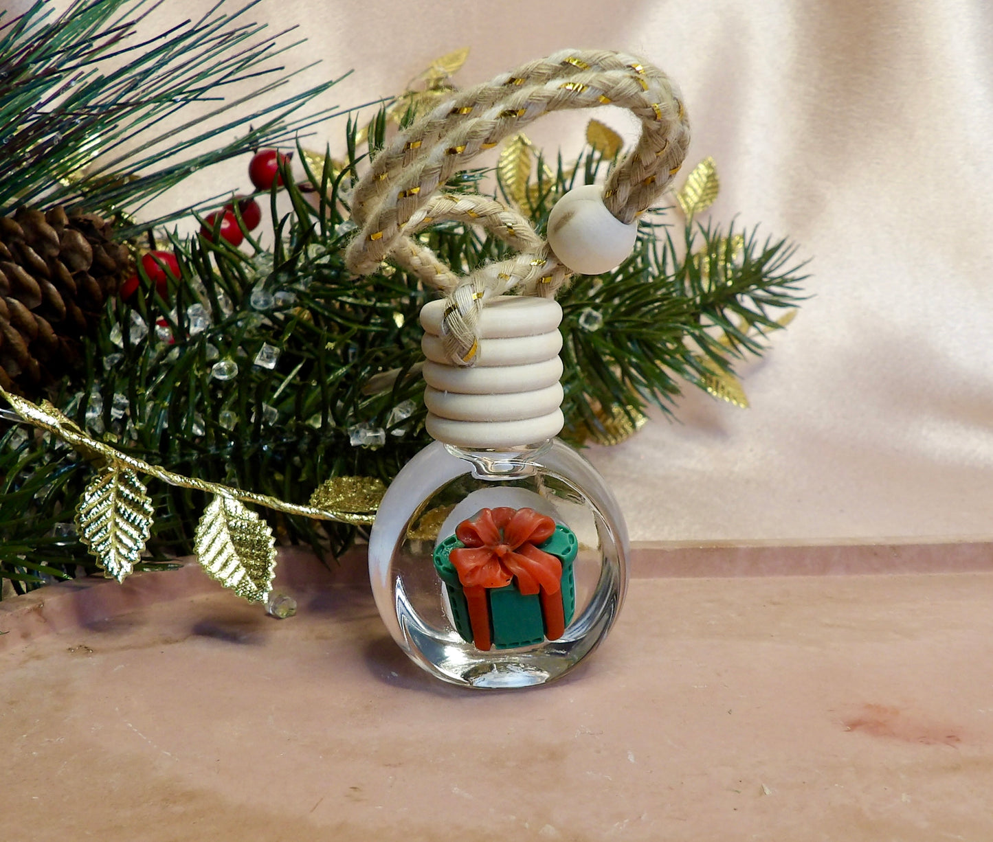 Christmas Ornament Mini Oil Diffuser - Featherand Collection | Non-Toxic