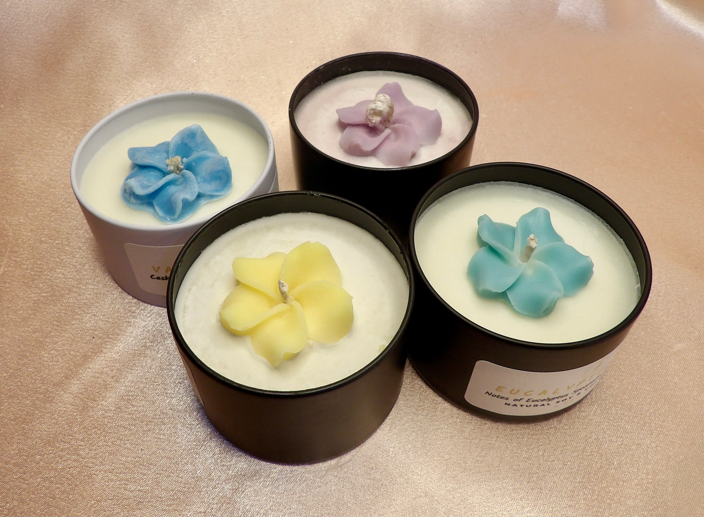 Mini Featherand Signature Candle 4 oz · Hand-Poured · Floral Accent