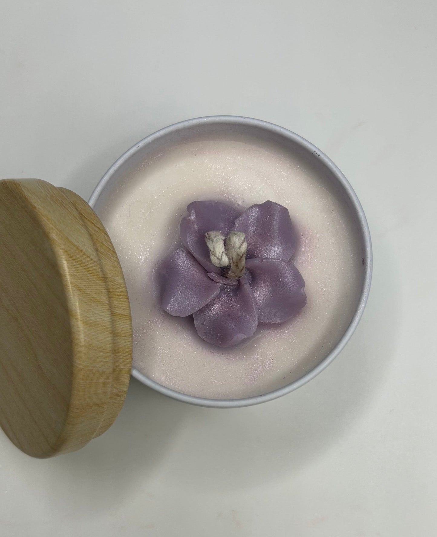 Mini Featherand Signature Candle 4 oz · Hand-Poured · Floral Accent