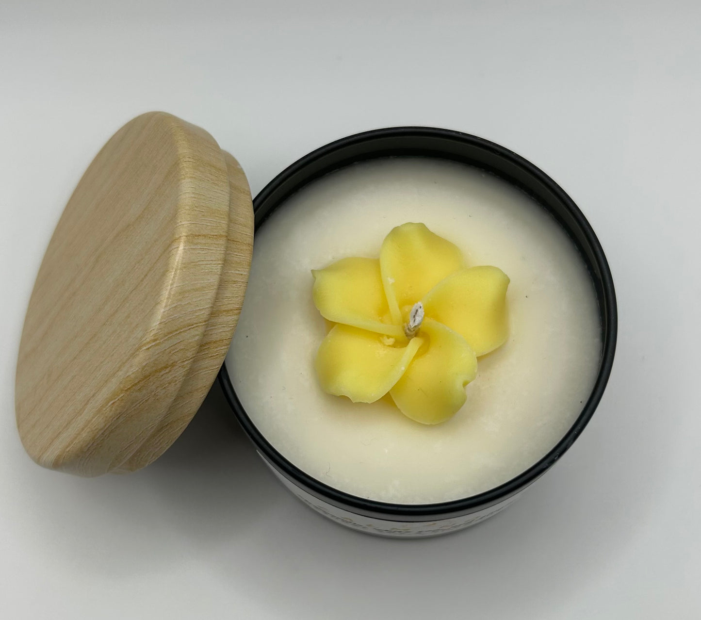 Mini Featherand Signature Candle 4 oz · Hand-Poured · Floral Accent