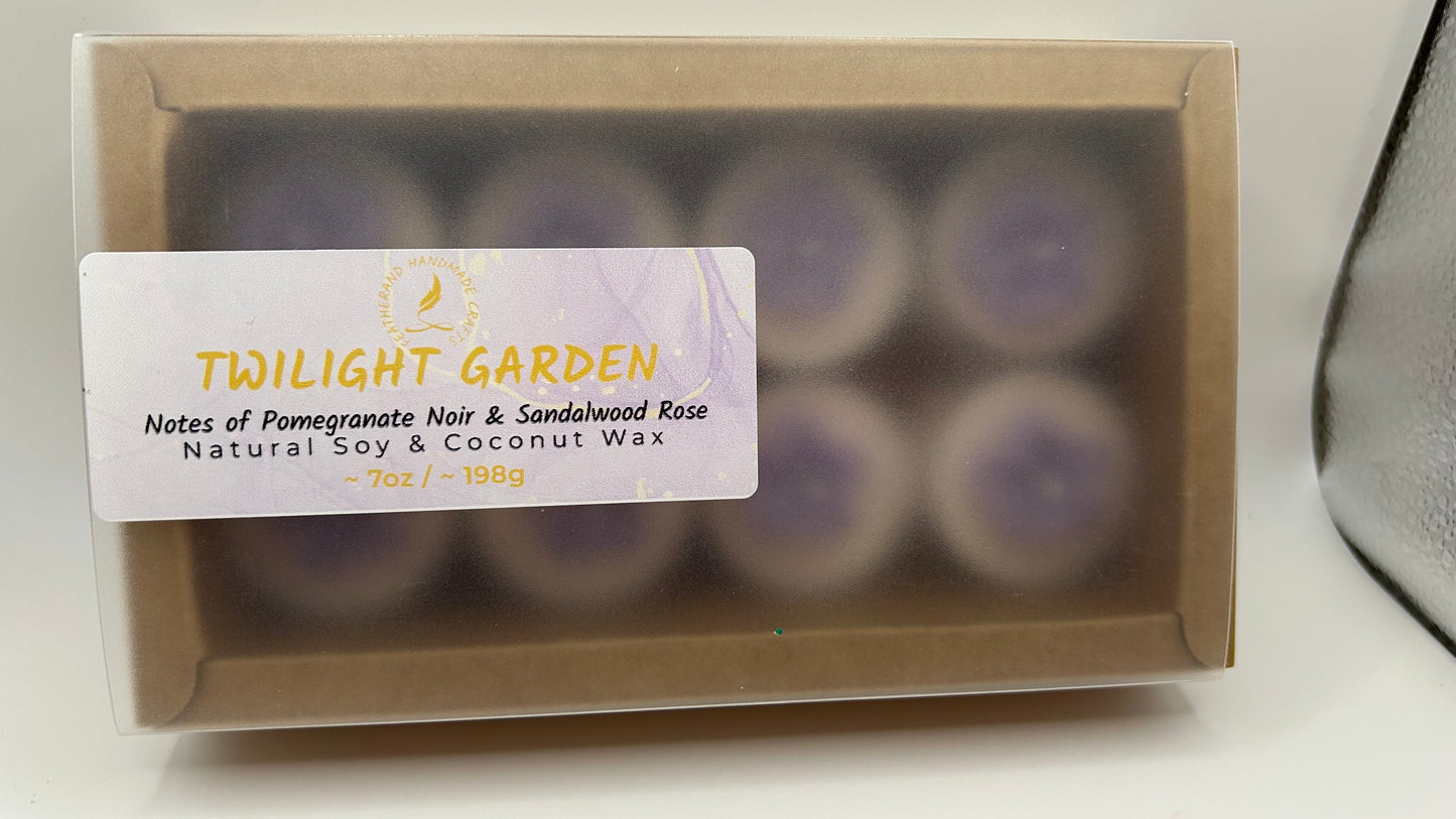 Tealight Set Featherand Signature  – 8 Pack Natural Soy Wax  · Delicate Floral Accents