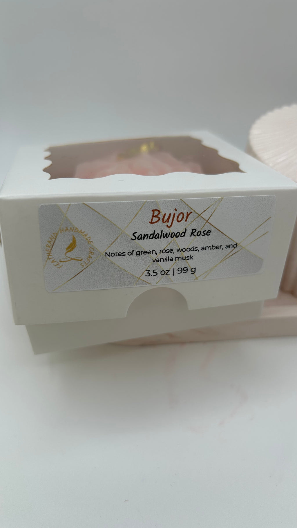 Bujor Candle (Peony) – 3.5 oz Pillar Custom Fragrance · Natural Soy Wax · Floral-Inspired Shape