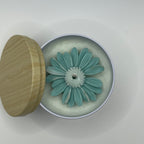 Daisy Featherand Signature Candle 8 oz · Hand-Poured · Natural Wax · Daisy Accent